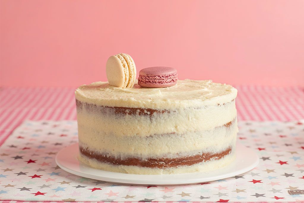 naked-cake-buttercream-chocolate-blanco-rojos-rosas-3